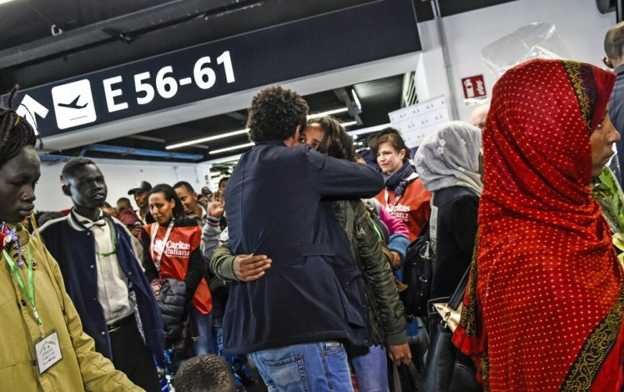 Corridoi umanitari: martedì a Roma in arrivo 67 persone dal Niger
