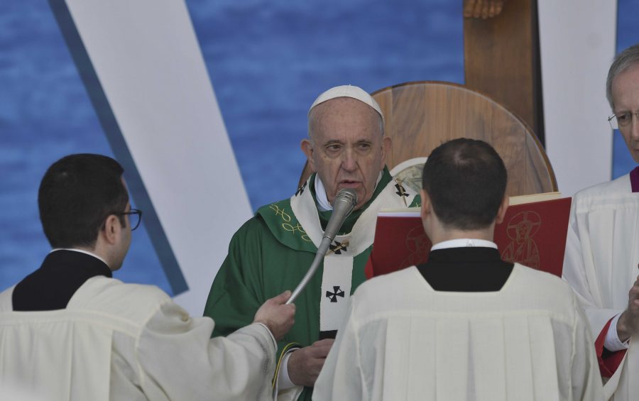 Angelus di Papa Francesco a Bari in occasione dell’Incontro di riflessione e spiritualità “Mediterraneo frontiera di pace”